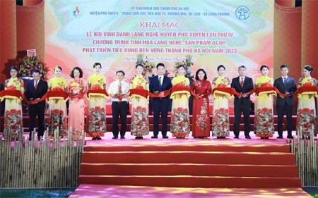 Huyện Phú Xuyên khai mạc Lễ hội vinh danh làng nghề năm 2023